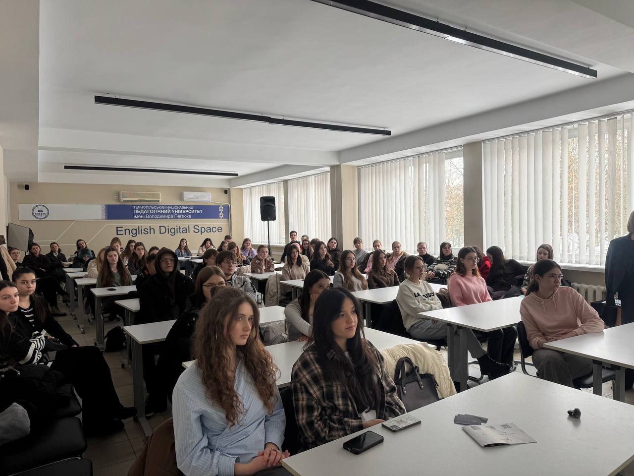 Studenty-hliadachi pokazu dokumentalnoi strichky "Kherson. Opir tryvaie"